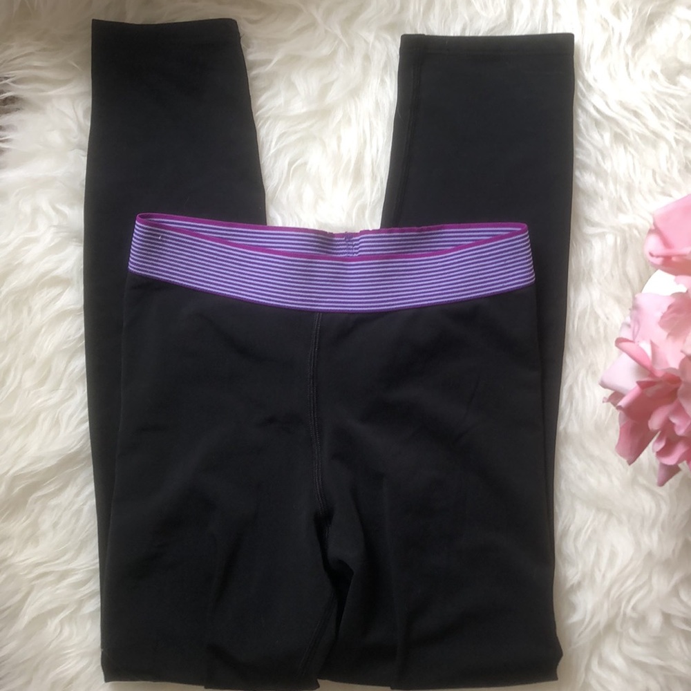 CHAMPION • 4 Item Athletic Wear Bundle Leggings & Running Shorts - Picture 11 of 16